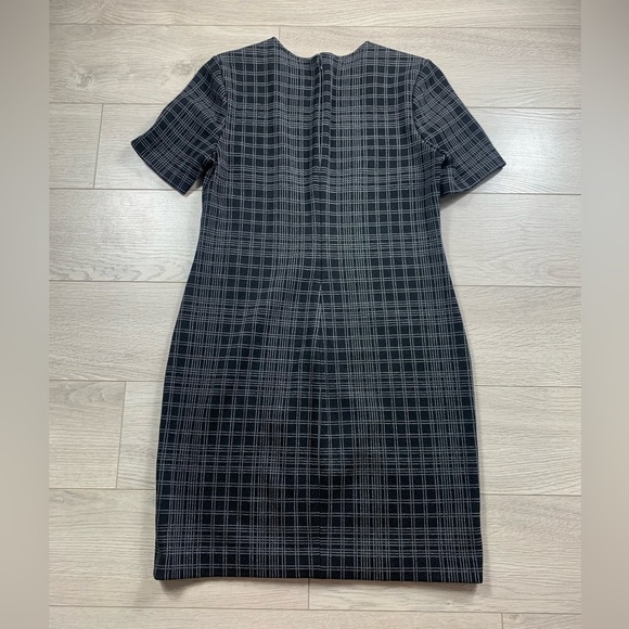 Theory Rijik Structured Knit Pattern Shift Dress - Picture 4 of 11